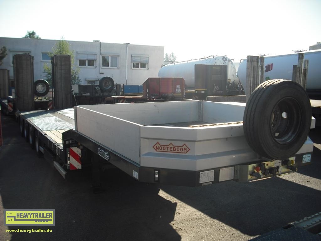 Nooteboom OSDS-58-04V(EB) (4-axle-semi-trailer with hydraulic ramps)