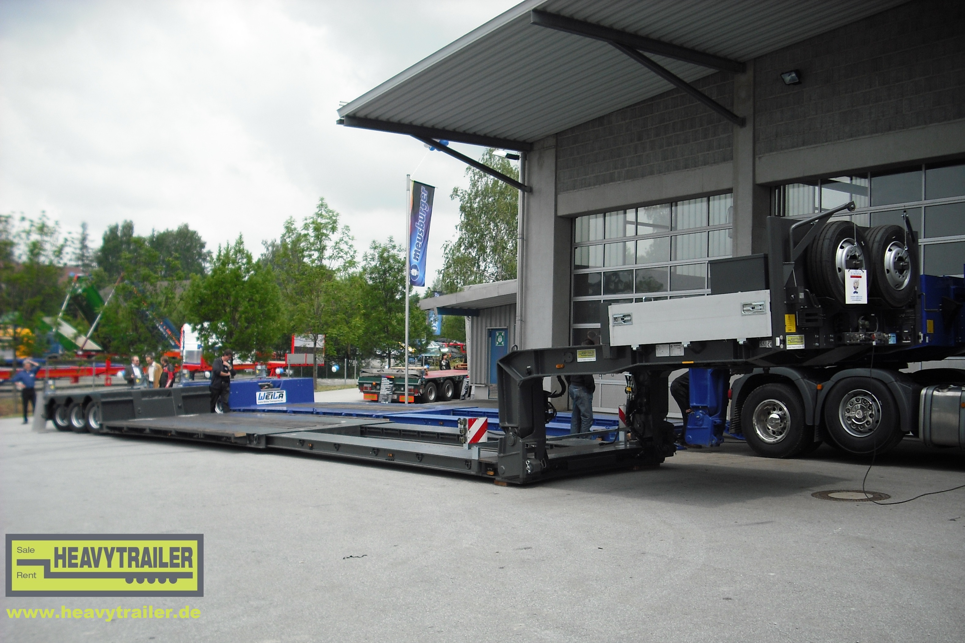 Meusburger 3-axle-low-deck-trailer